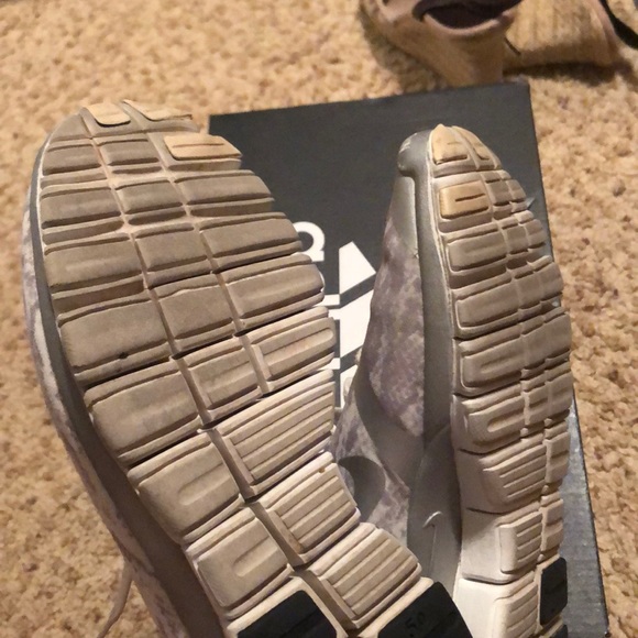 Nike women’s shoes - Picture 3 of 6